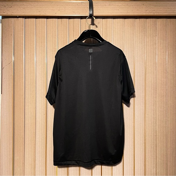 Decathalon Men’s Running Athletic Shirt Size XL Black Kalenji Moisture Wicking - Picture 2 of 2